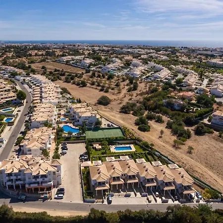 Adriana البوفيرا