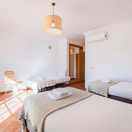 Adriana アルブフェイラ